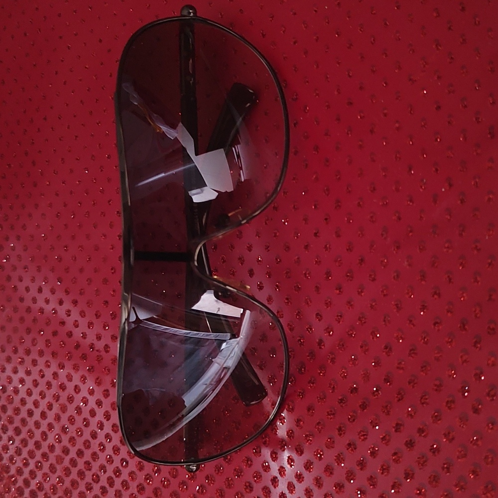 Women's GUESS sunglasses